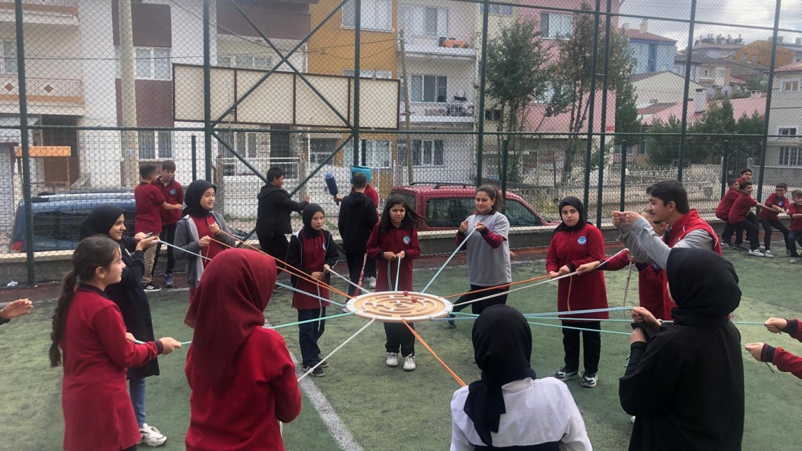 İLKÖĞRETİM HAFTASI KAPSAMINDA SİVAS GENÇLİK MERKEZİ OKULUMUZDA ETKİNLİK DÜZENLEDİ